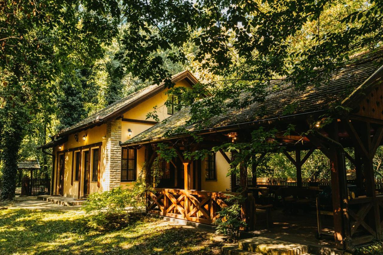 Villa Forest House Palić Exterior foto